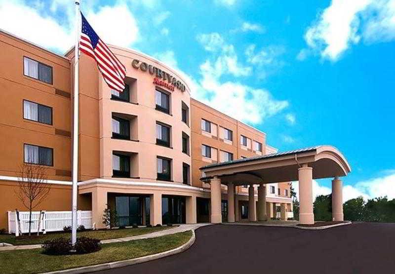 Courtyard Hartford Farmington Hotel Екстериор снимка