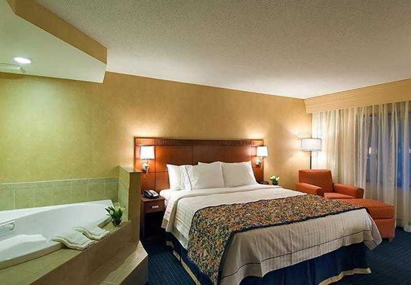 Courtyard Hartford Farmington Hotel Екстериор снимка